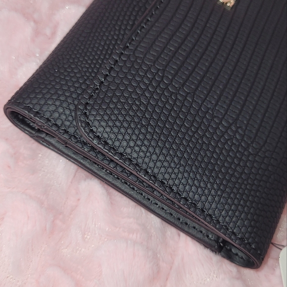 Guess Slim Trifold Wallet - Picture 4 of 16